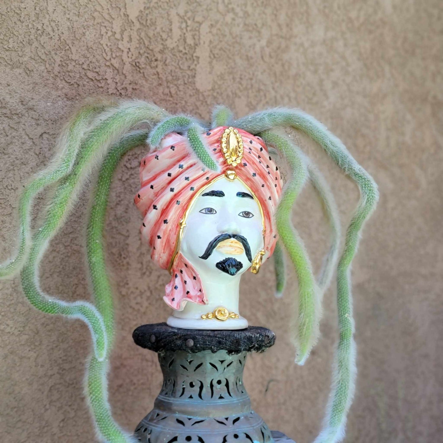 Moor's Head Atena - King - Gold Polka Dots