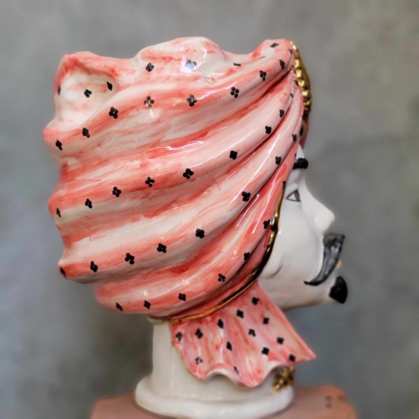 Moor's Head Atena - King - Gold Polka Dots