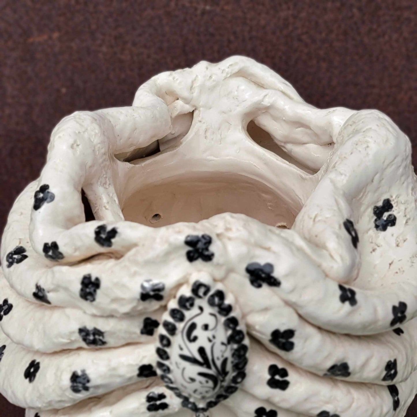 Moor's Head Atena - Queen - White with Black Polka Dots