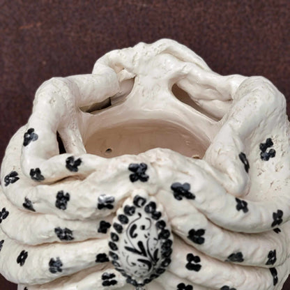 Moor's Head Atena - Queen - White with Black Polka Dots