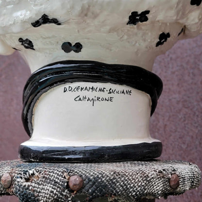 Moor's Head Atena - Queen - White with Black Polka Dots